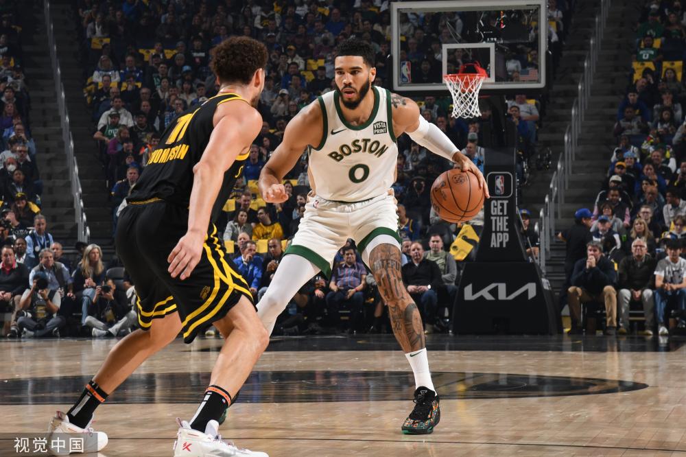 在禁区形成 在禁区形成